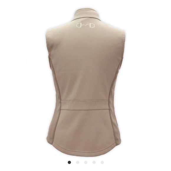 Vest - Picture 1 of 4